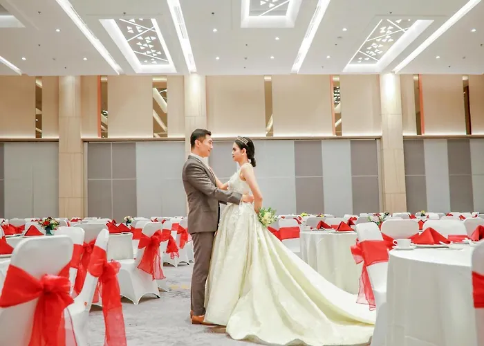 Harris Hotel & Conventions Bundaran Satelit Surabaya