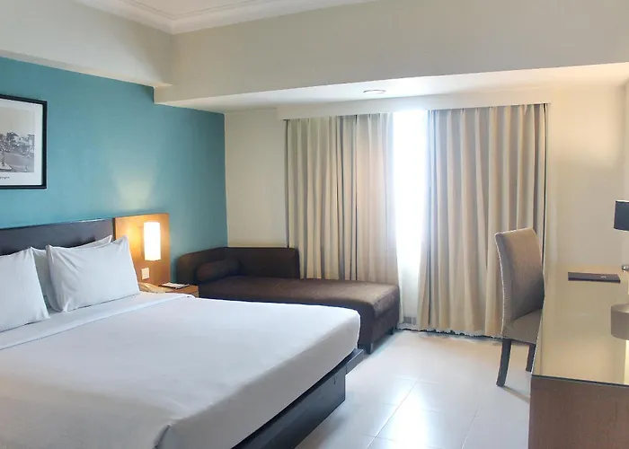Hotel Santika Pandegiling - Surabaya